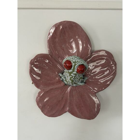 Frog Pink Flower Hanging Wall Decor Lid Hand Made Pottery Leaf Tree Frog Red Eye - Picture 5 of 16